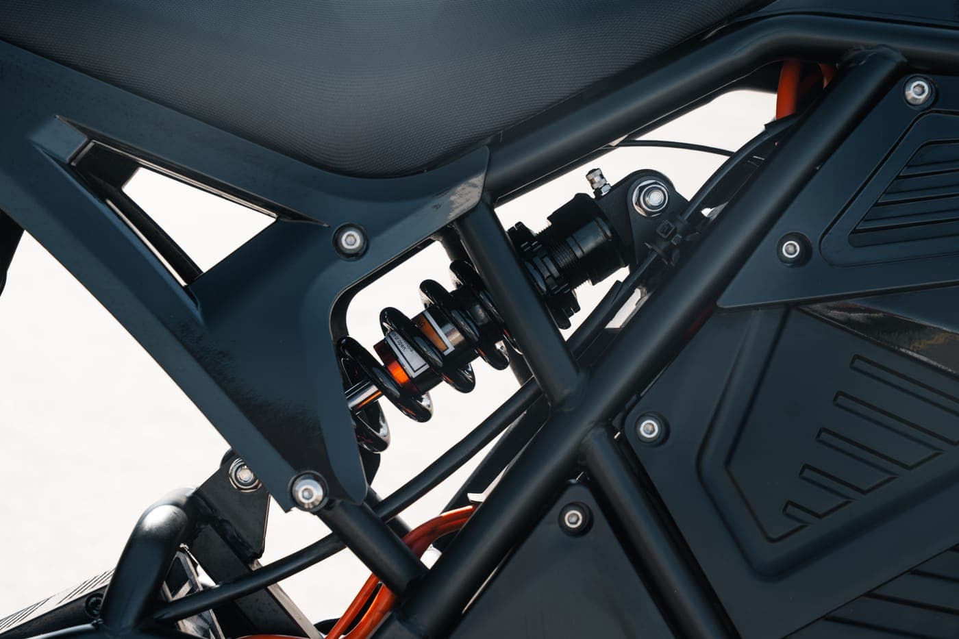 Rear monoshock and subframe